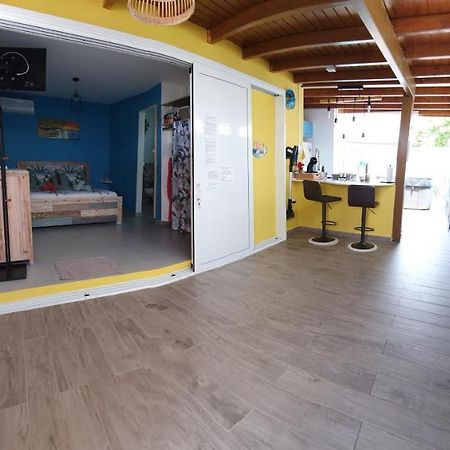 "Chez Claudia "Charmant Logement Avec Jacuzzi Privatif En Toute Intimite Sur Belle Terrasse Exterieure En Bois Et Piscine Courcelles エクステリア 写真