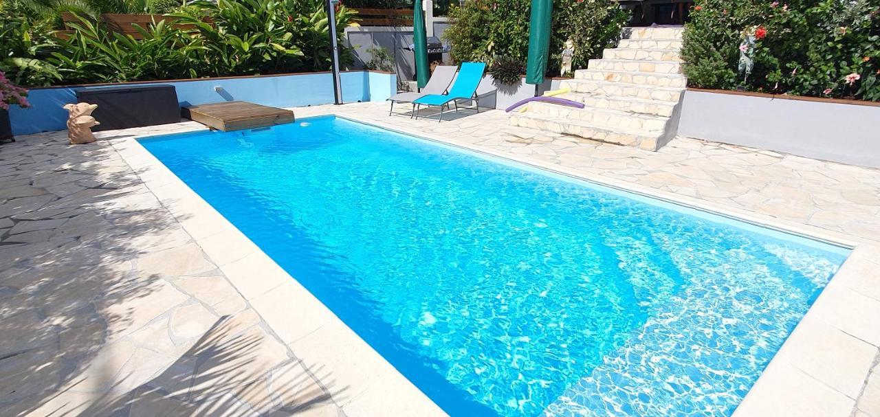 "Chez Claudia "Charmant Logement Avec Jacuzzi Privatif En Toute Intimite Sur Belle Terrasse Exterieure En Bois Et Piscine Courcelles エクステリア 写真