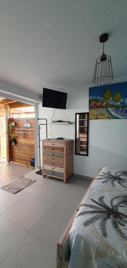 "Chez Claudia "Charmant Logement Avec Jacuzzi Privatif En Toute Intimite Sur Belle Terrasse Exterieure En Bois Et Piscine Courcelles エクステリア 写真