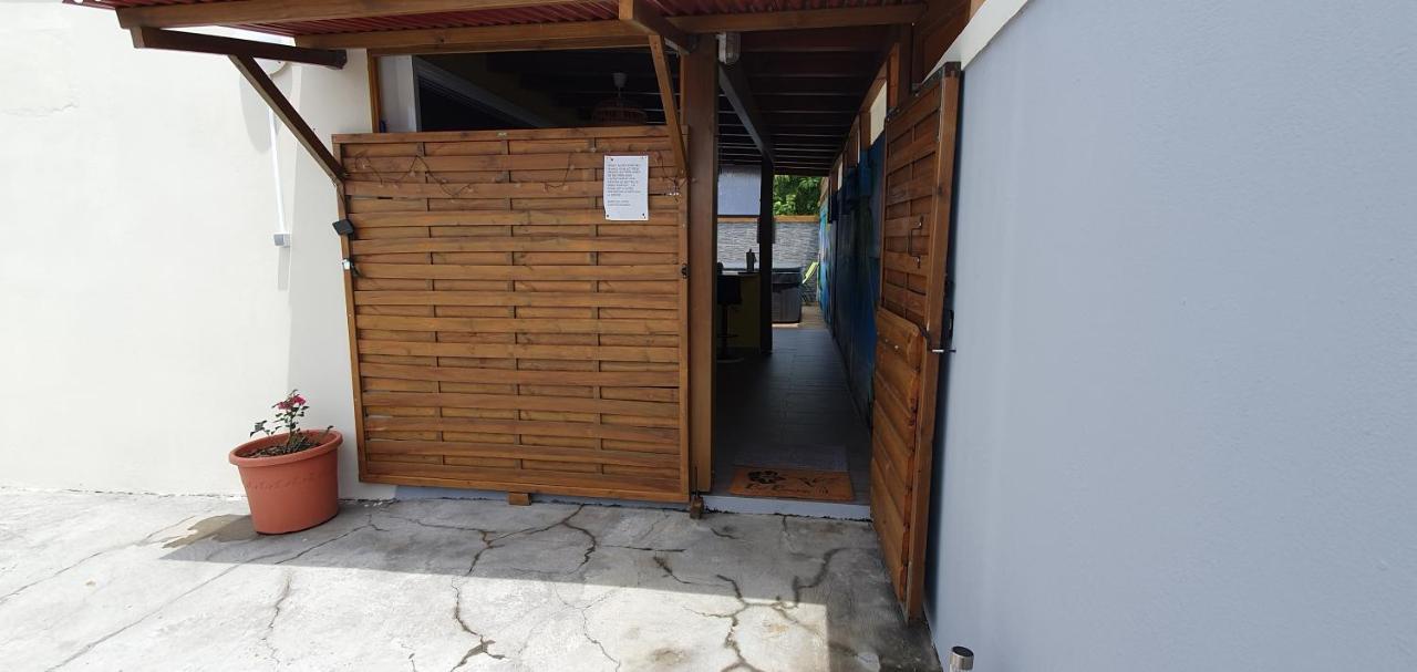 "Chez Claudia "Charmant Logement Avec Jacuzzi Privatif En Toute Intimite Sur Belle Terrasse Exterieure En Bois Et Piscine Courcelles エクステリア 写真