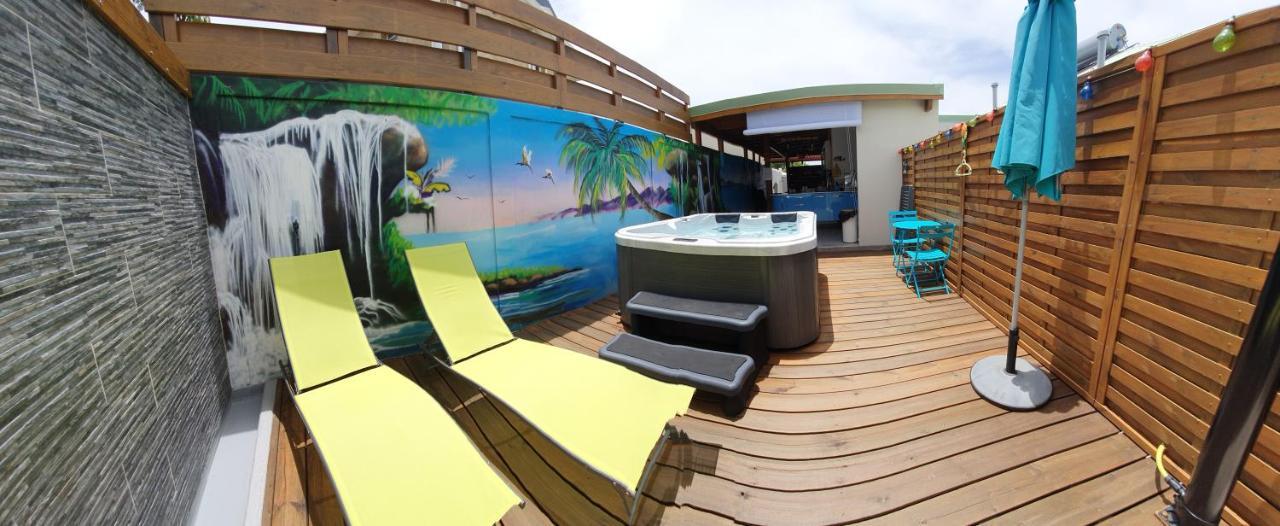 "Chez Claudia "Charmant Logement Avec Jacuzzi Privatif En Toute Intimite Sur Belle Terrasse Exterieure En Bois Et Piscine Courcelles エクステリア 写真